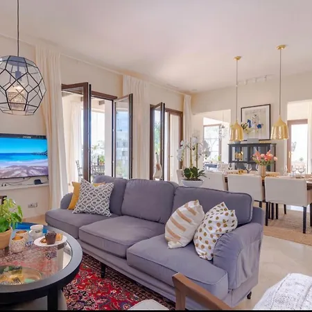 בית נופש Luxury Merana